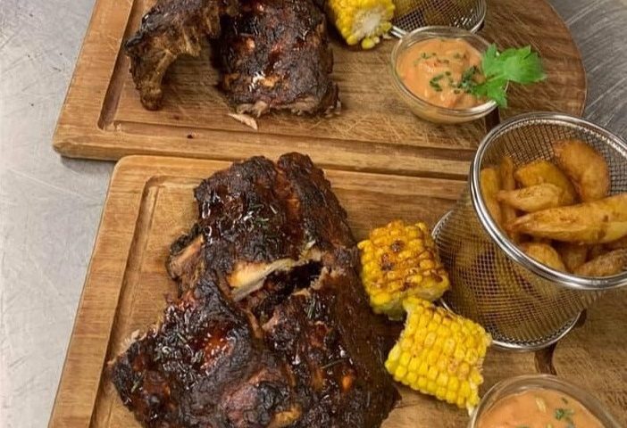 Ofenfrische Ripperln / Spareribs